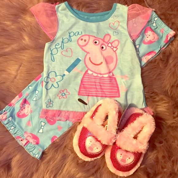 Peppa Pig Other - 🆕 Peppa Pig 🐽 Pajama & Slipper set sz 4T